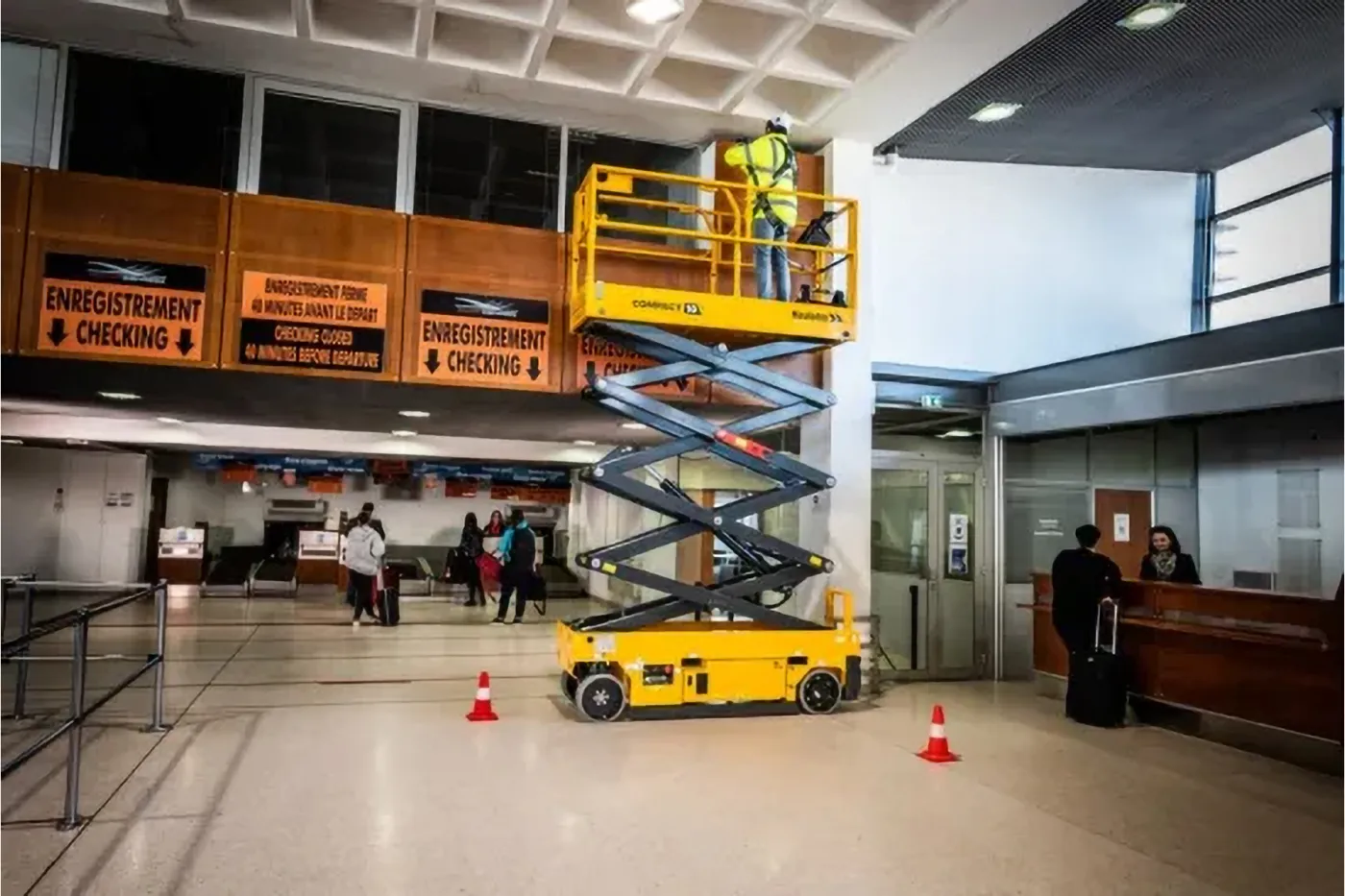 compact-10n_saxlift_haulotte_zeppelin_rental.jpg